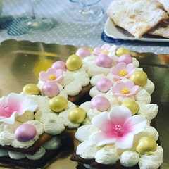 Foto di Cream tart con sfoglia al cioccolato
