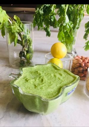 A picture of Mint coriander chutney.