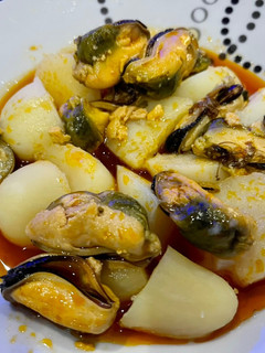 Una foto de Mejillones en escabeche con patatas