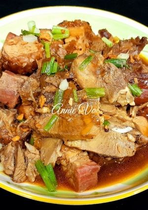 Hình của món Thịt quay kho đơn giản.