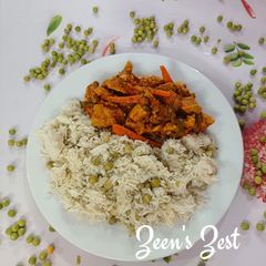 A picture of Bagara Khana with Dry Green Peas.