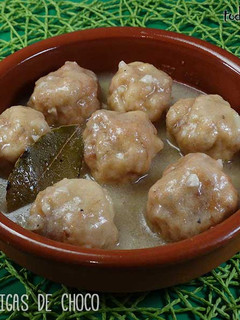 Una foto de Albóndigas de choco en salsa