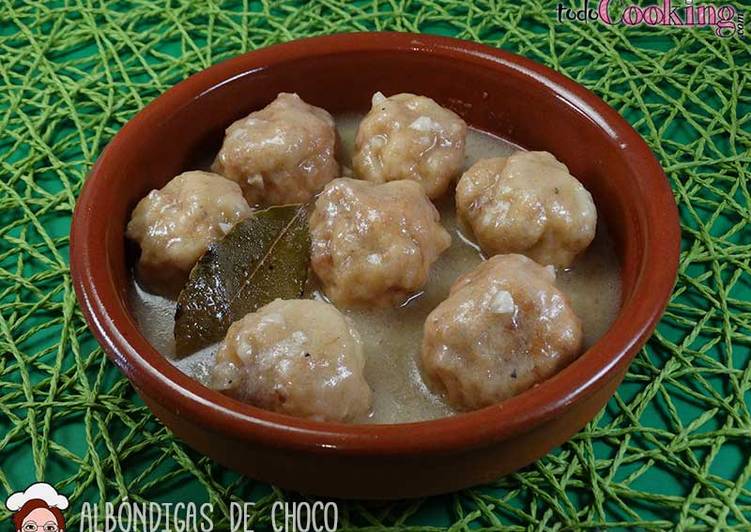 Albóndigas de choco en salsa