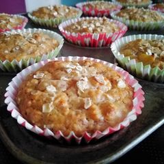 A picture of Vickys Peach & Oat Breakfast Muffins, GF DF EF SF NF.
