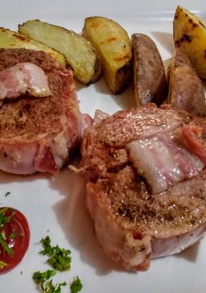 Una foto de TOURNEDÓS De Solomillo de Cerdo🐽y 🌿Tomillo...!
