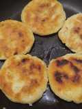 Arepas🫓de maíz🌽peto y queso🧀fresco🥯