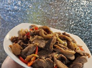 Hình của món Vịt xào sả ớt.