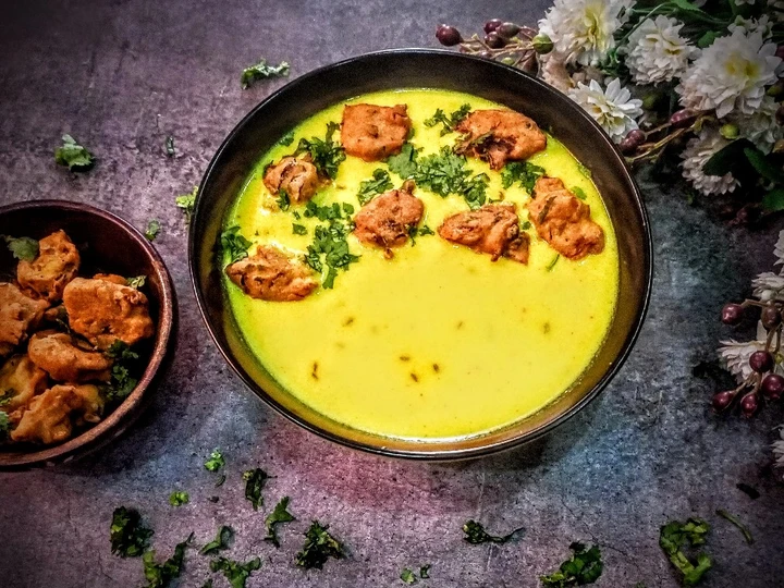 Recipe Methi aloo pakoda kadhi which Delicious