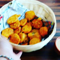 A picture of Dal pakora (lentil fritters).