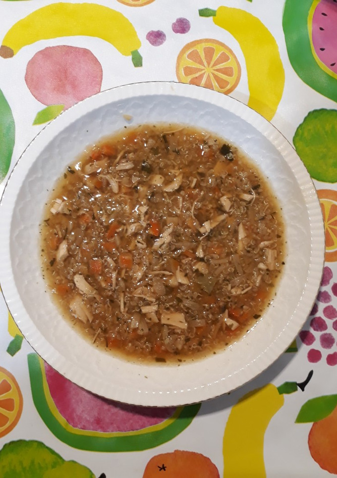 Una foto de Sopa de miso rojo con quinoa y pollo al horno