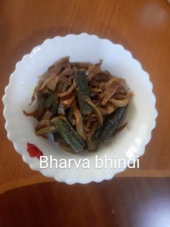 भरवा भिंडी (Bharwan bhindi recipe in hindi) रेसिपी मुख्य फोटो