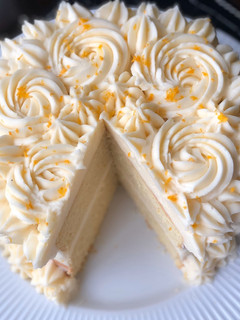 A picture of Orange Creamsicle Cake.