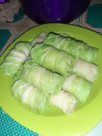 Cara Gampang Menyiapkan Resep Sawi gulung isi ayam saus asam manis yang Bisa Manjain Lidah Anti Ribet, Uenak Banget