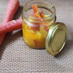 A picture of Shalgam Gajar ka Paniwala Achaar.
