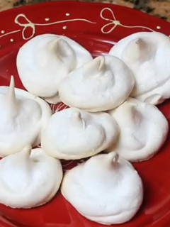 Una foto de Besos de merengue