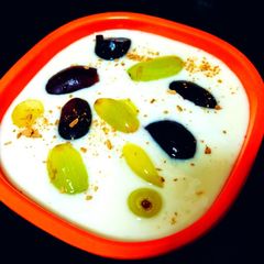 A picture of Grapes raita.