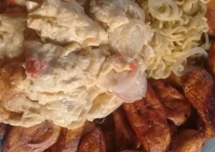 Step-by-Step Guide to Make Speedy Indomine with Fried plantain,fried eggs