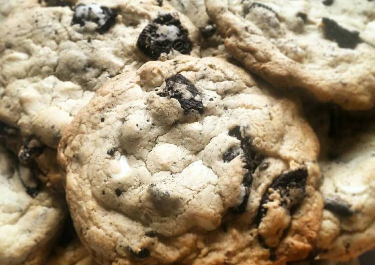 Steps to Prepare Homemade Cookies &amp; Cream Cookies 🍪