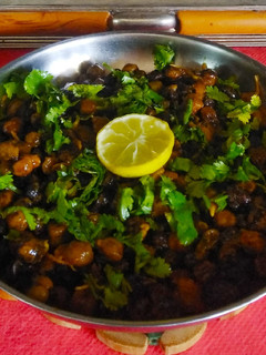 લીલા ચણા નું શાક (Green Chana Shak Recipe In Gujarati) રેસીપી મુખ્ય ફોટો