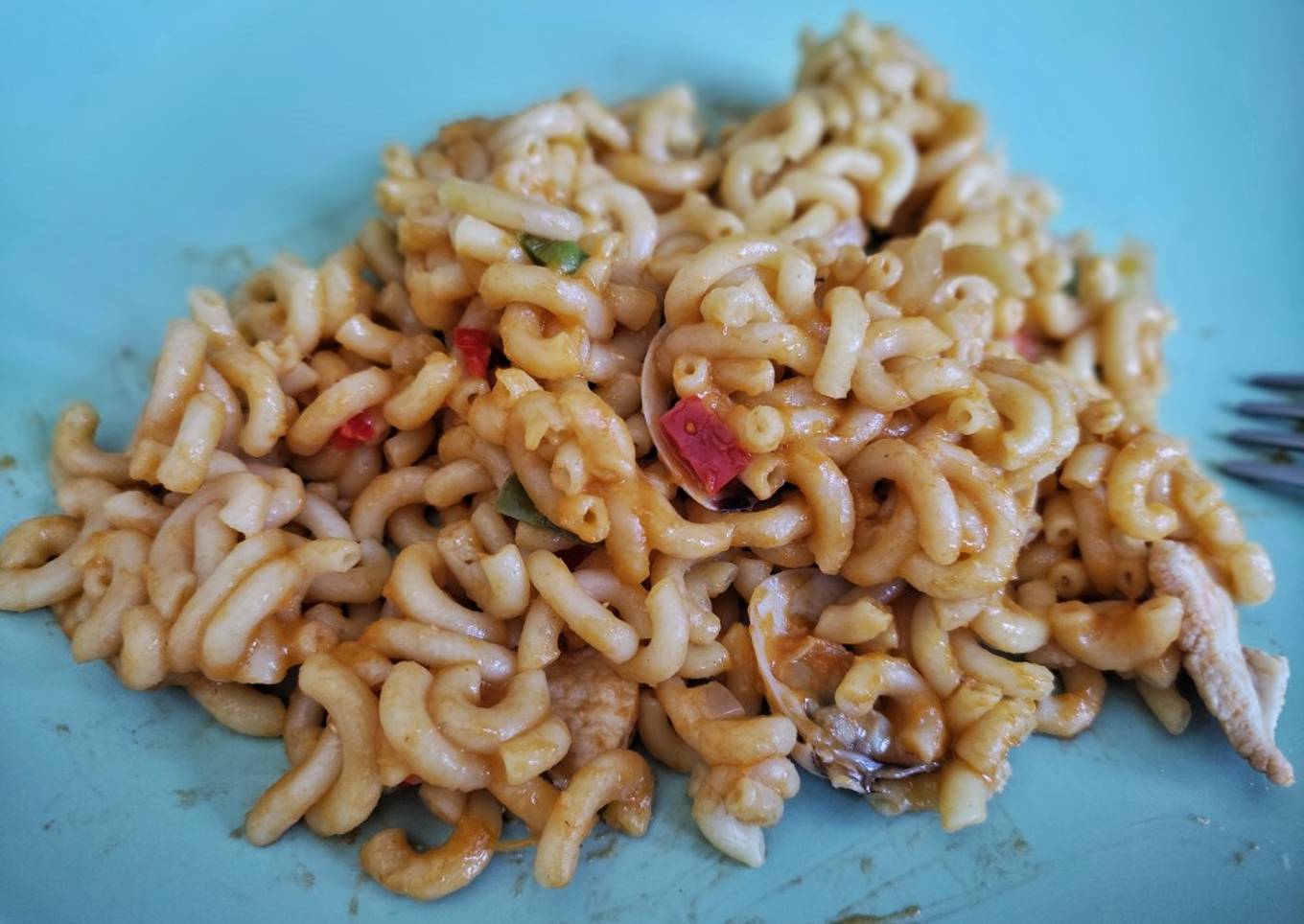 Fideuá a la cazuela con verduras y marisco