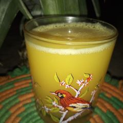 A picture of Mango and pineapple juice.