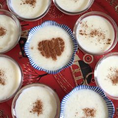 A picture of Sütlaç (Türkish Rice pudding).