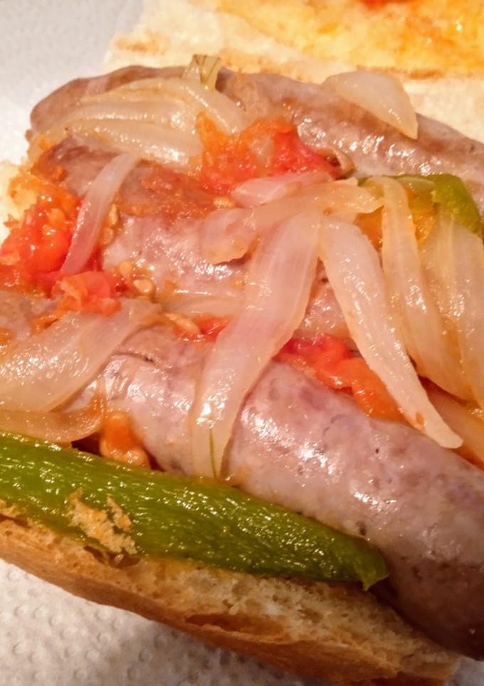 Una foto de Bocata de longanizas