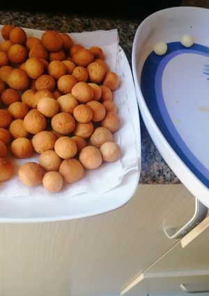 A picture of Gullisuwa (milk balls).
