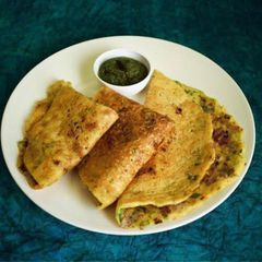 A picture of Moong Dal And Paneer Chilla For Weight Loss.
