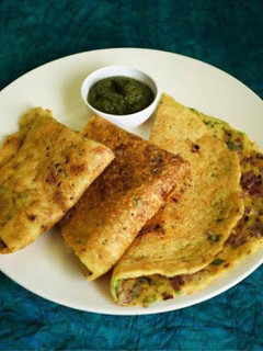 A picture of Moong Dal And Paneer Chilla For Weight Loss.