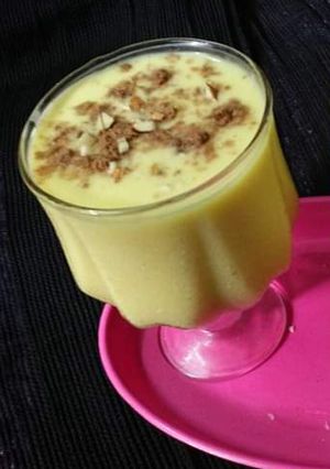 बनाना चीकू शेक (Banana Chikoo Shake Recipe in Hindi) रेसिपी मुख्य फोटो