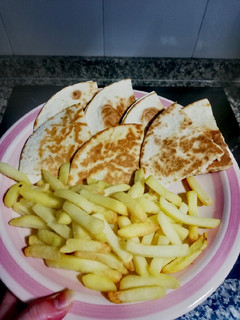Una foto de Quesadillas