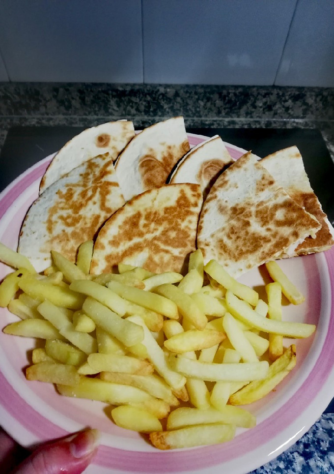Una foto de Quesadillas