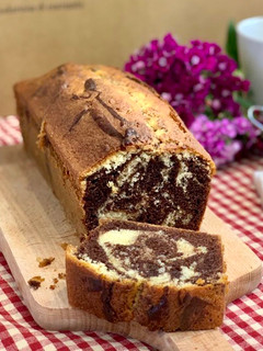 Foto di Plumcake allo yogurt variegato al cacao
