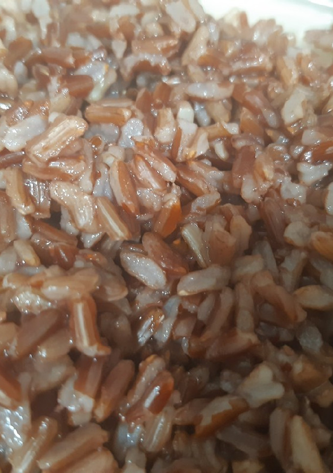 Una foto de Cocer arroz rojo