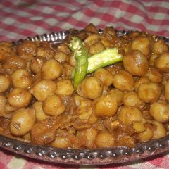 A picture of Chatpate chole.