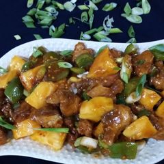 A picture of Sweet & sour chunky mango chilli chicken.