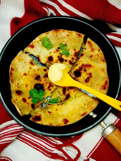 আলুর পরোটা (Aloor paratha recipe in Bbengali) রেসিপির প্রধান ছবি