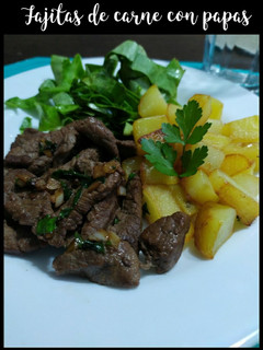 Una foto de Fajitas de carne con papas