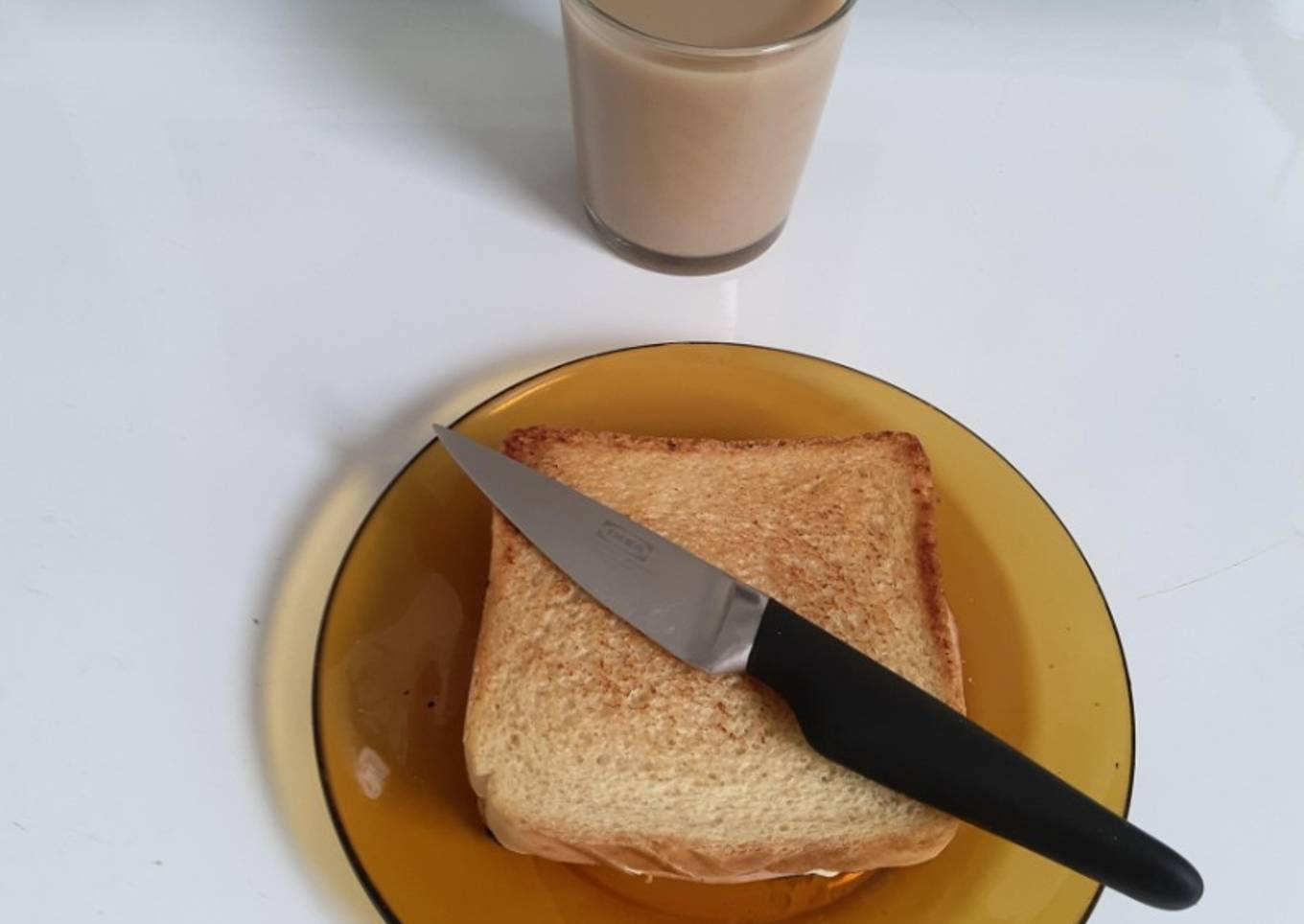 Cena para este calor: Sándwich y cafecito con leche (7 ingredientes)