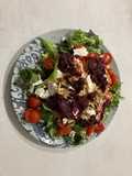 Ensalada 🥗 con salsa de remolacha