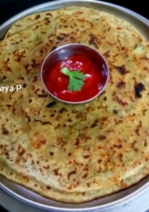 आलू, पनीर पराठा रेसिपी मुख्य फोटो
