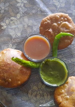 A picture of Khasta kachori.