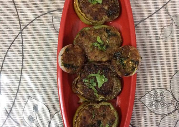 Stuffed capsicum rings