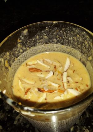 A picture of Kaju anjeer milkshake.