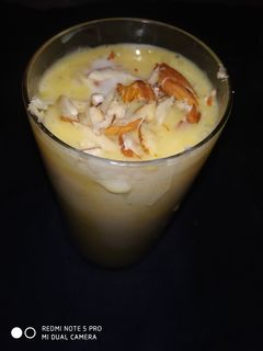मैंगो शेक (mango shake Recipe In Hindi) रेसिपी मुख्य फोटो