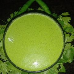 A picture of Dhaniya chutney.