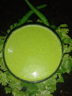 A picture of Dhaniya chutney.