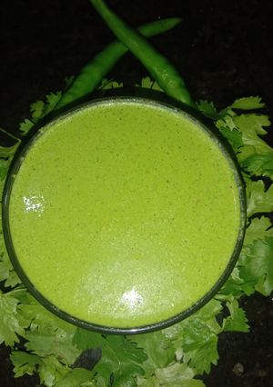A picture of Dhaniya chutney.