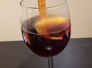 A picture of cloves mulled wine